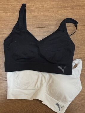 Puma Black and White Seamless V-neck Duo Sports Bras Size Medium Like new